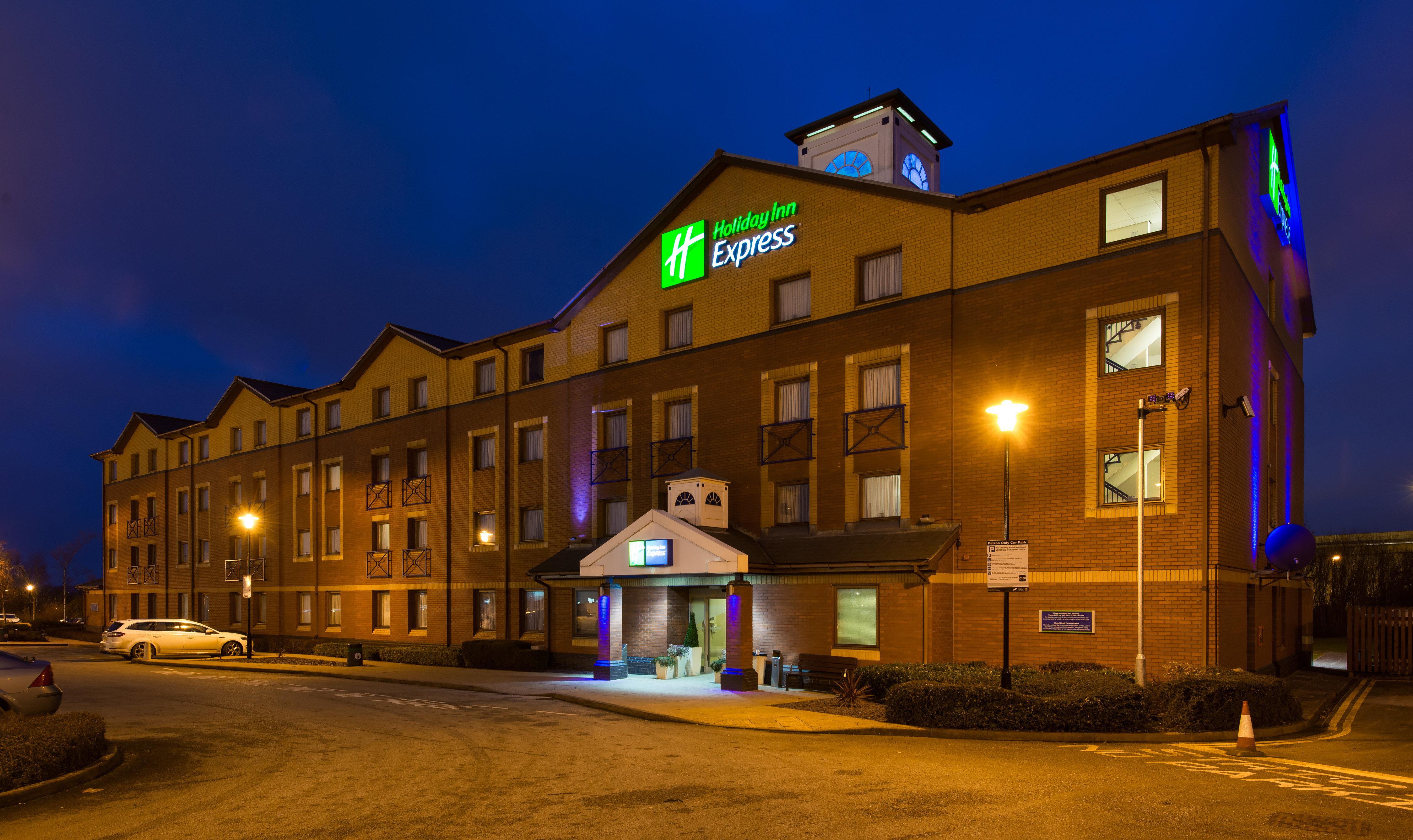 Holiday Inn Express Stoke-On-Trent, An Ihg Hotel Ngoại thất bức ảnh