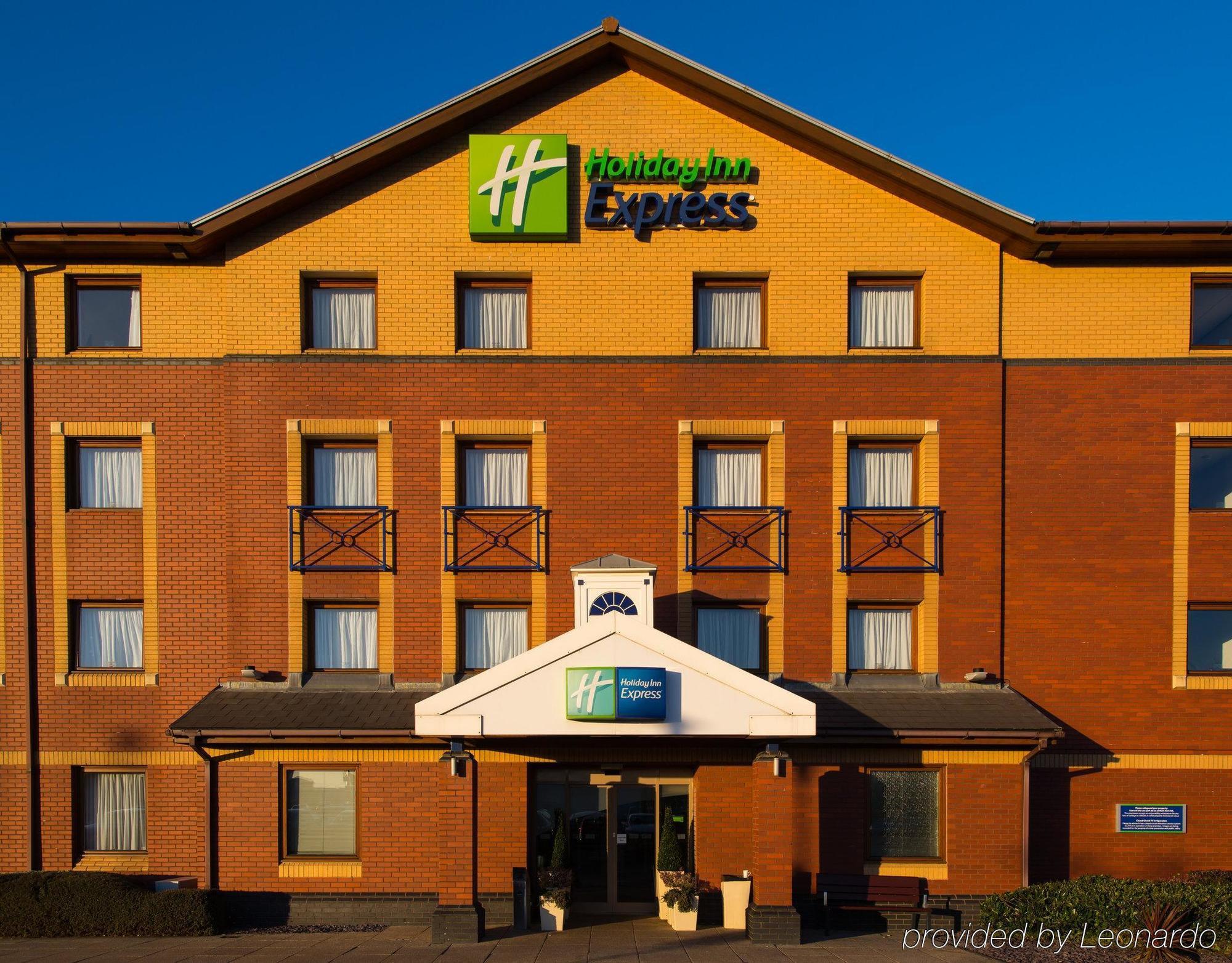 Holiday Inn Express Stoke-On-Trent, An Ihg Hotel Ngoại thất bức ảnh